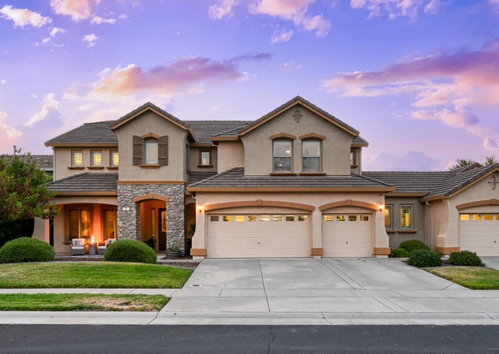Fiddyment Farm Corin Drive luxury homes in Roseville, CA