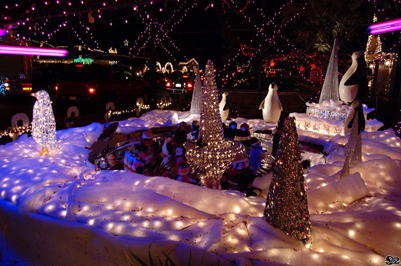 Our Top 5 Christmas Light Tours In The Greater Sacramento Area, Plus Bonus!