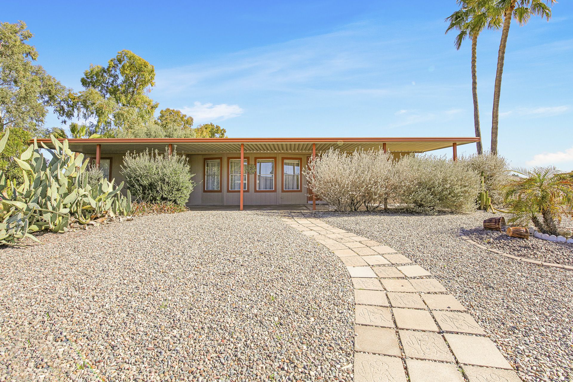 NEW LISTING - 8926 E Lakeview Dr. Sun Lakes, AZ 85248