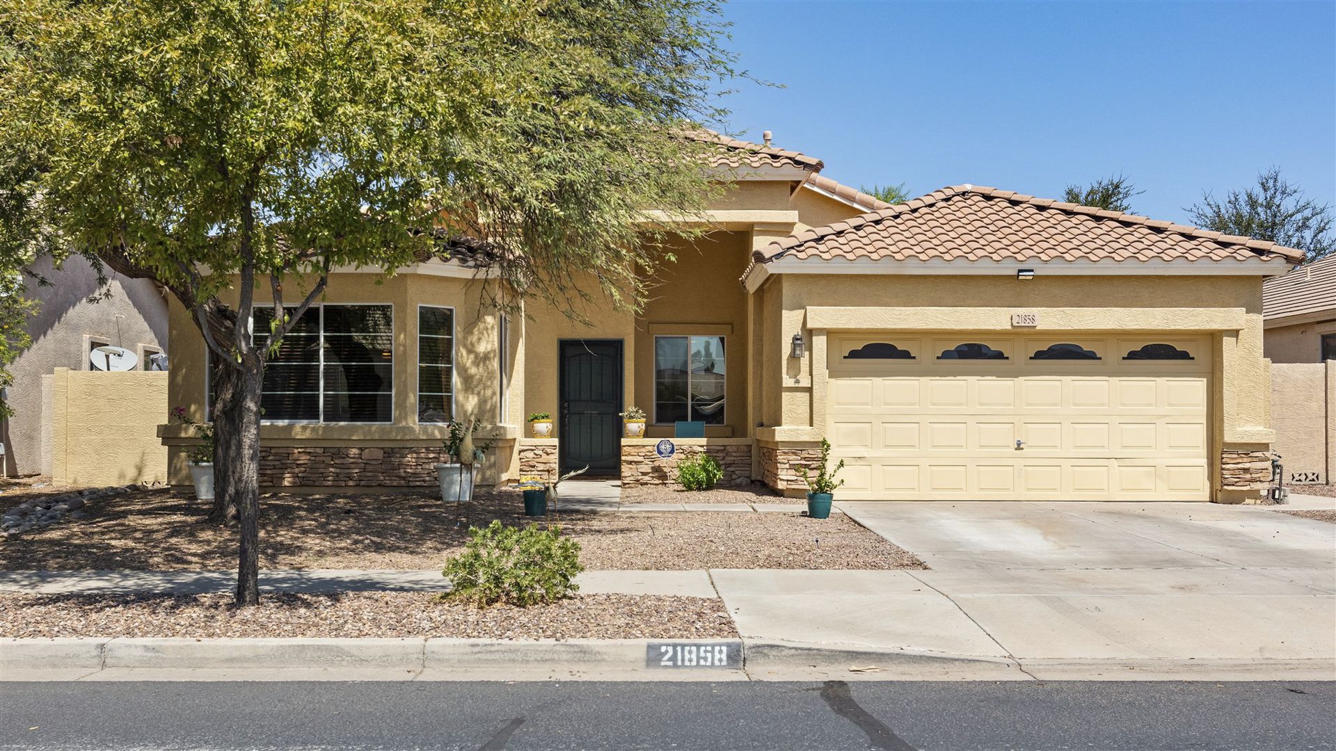 NEW LISTING - 21858 E Calle De Flores, Queen Creek, AZ 85142 - Villages | Amy Jones Group