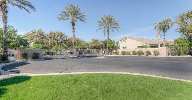 2053 S Essex Avenue Mesa, AZ 85209 | Riverstone at Superstition Springs