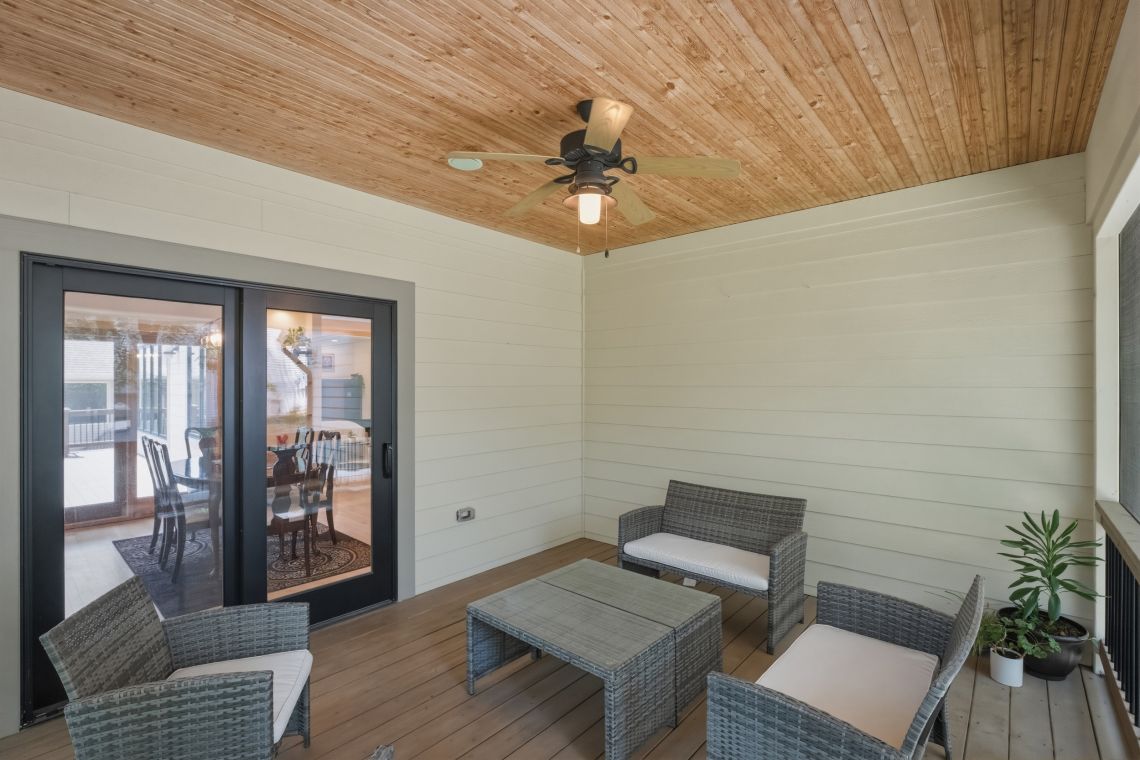 Screened-in porch