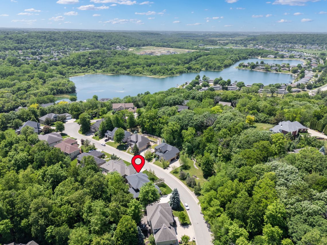 Aerial view of 2422 Salem Heights Lane SW