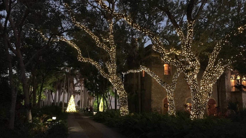 Where to See Christmas Lights in Miami 2023 - PureWow