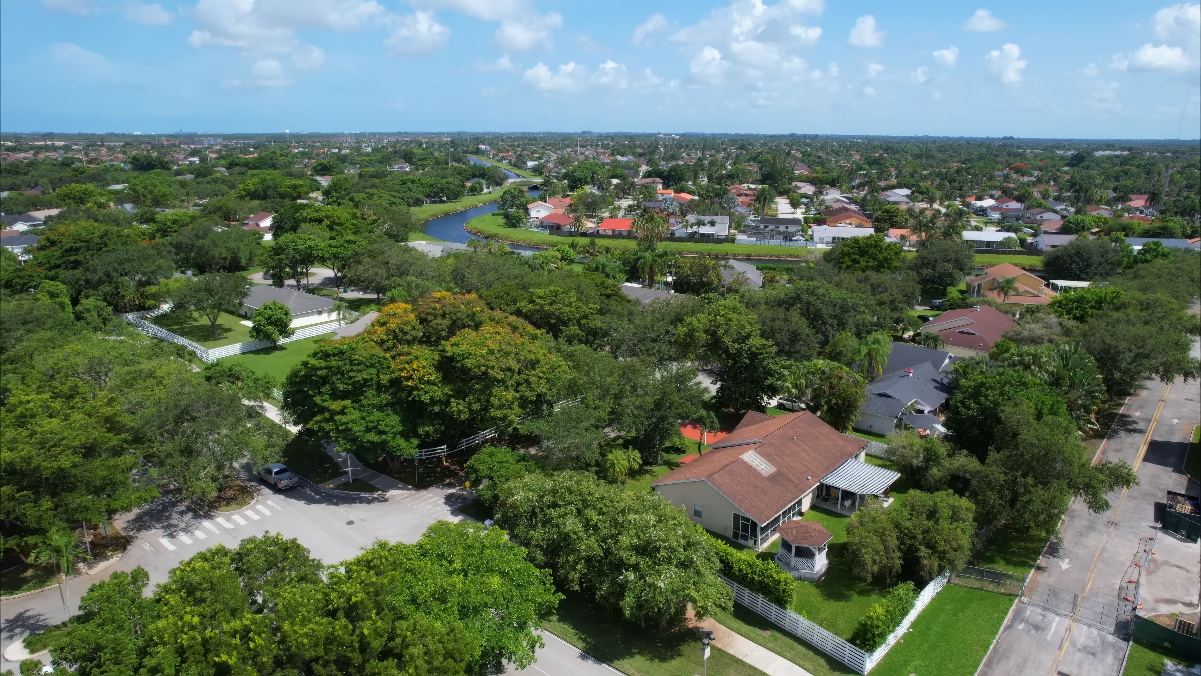 Country Walk, Miami — A Cheat Sheet for Buyers, Visitors, & the Curious