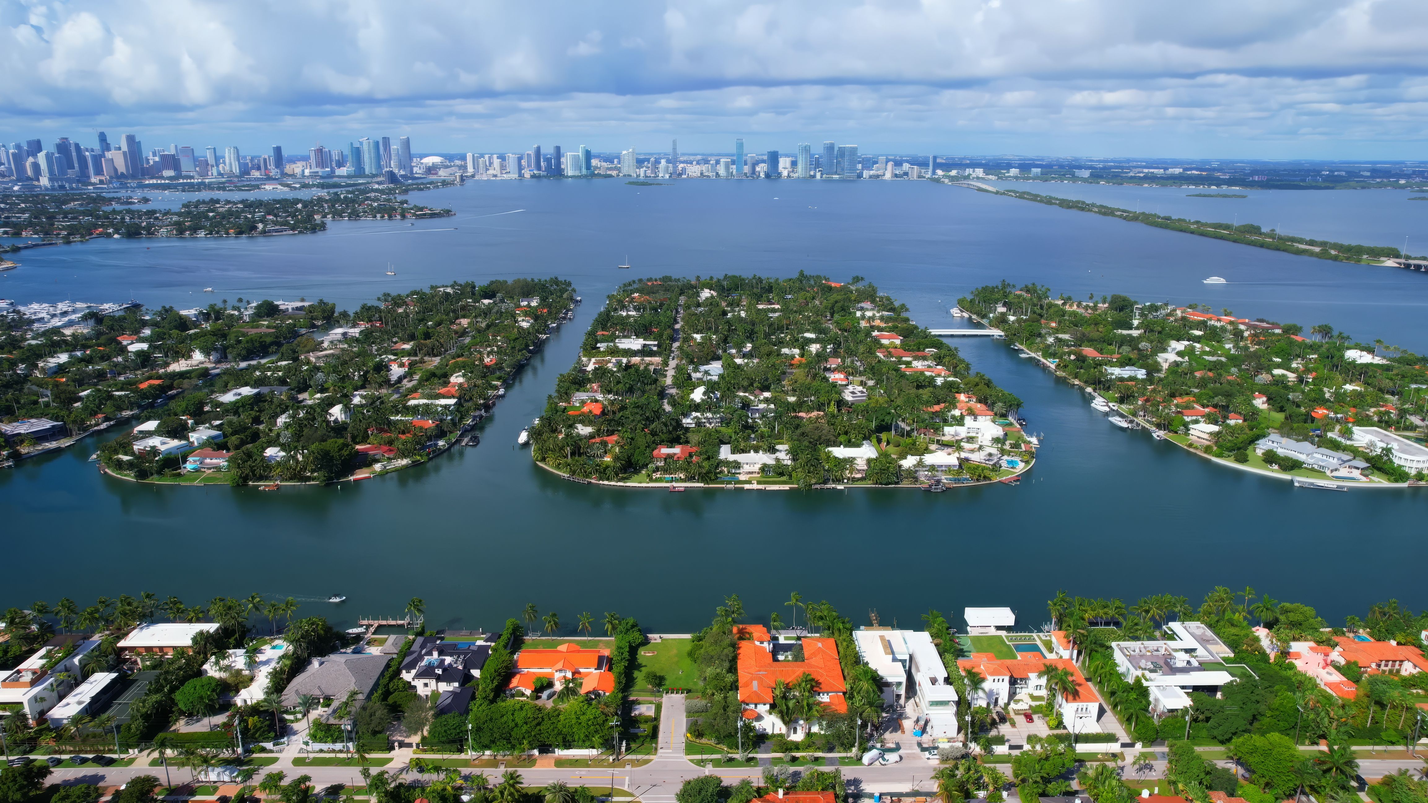 Sunset Islands, Miami — A Cheat Sheet for Buyers, Visitors, & the Curious