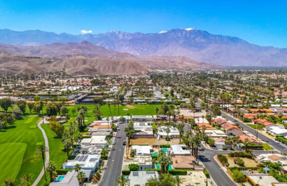 Conquering the Coachella Valley: Your Guide to Buying a Home in Palm Springs