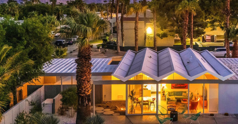 Architectural Delights: A Glimpse into Palm Springs' Luxury Homes