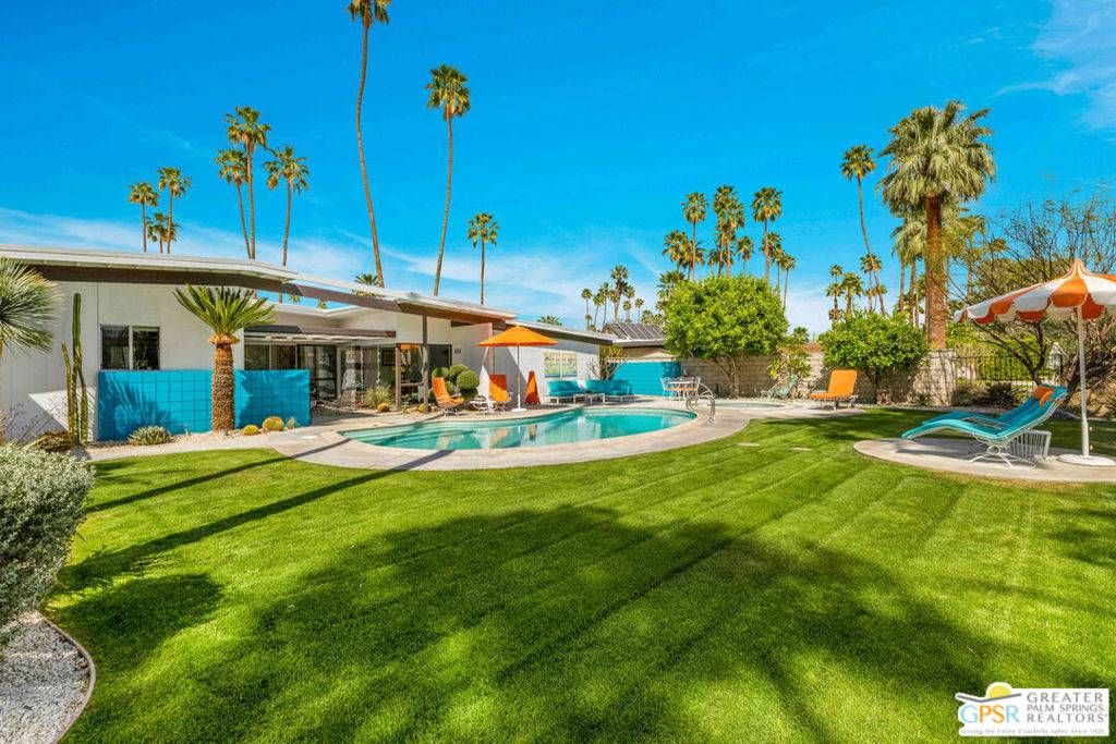 5289 E Lakeside DR Palm Springs, CA 92264