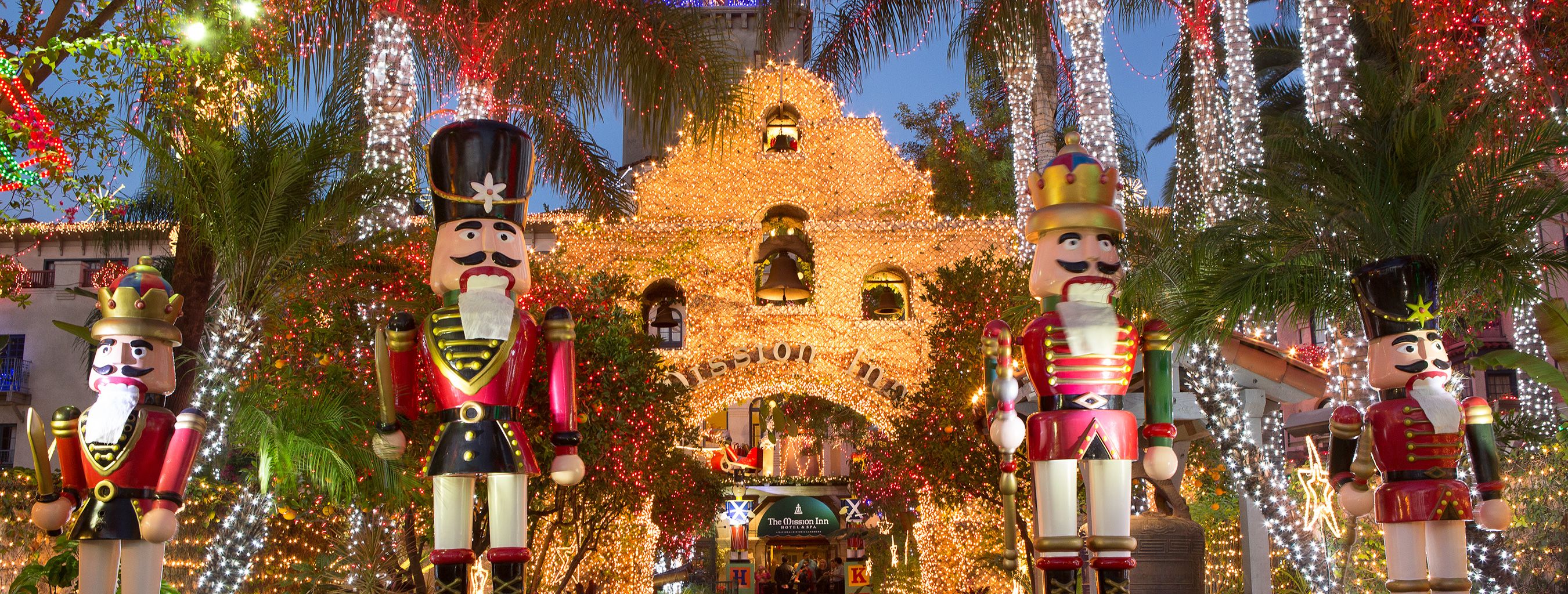 The Best Places To See Holiday Lights in Palm Springs