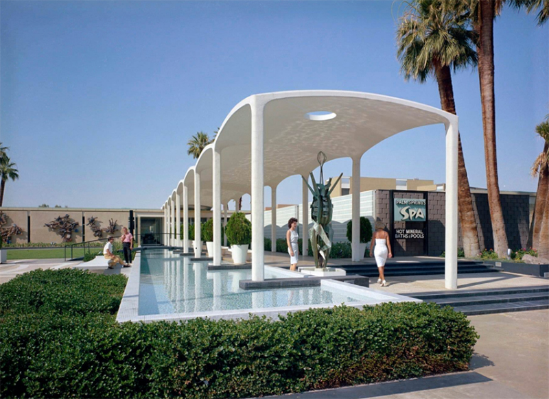 Entrance to Spa Hotel Bath House (image from the 1960s)