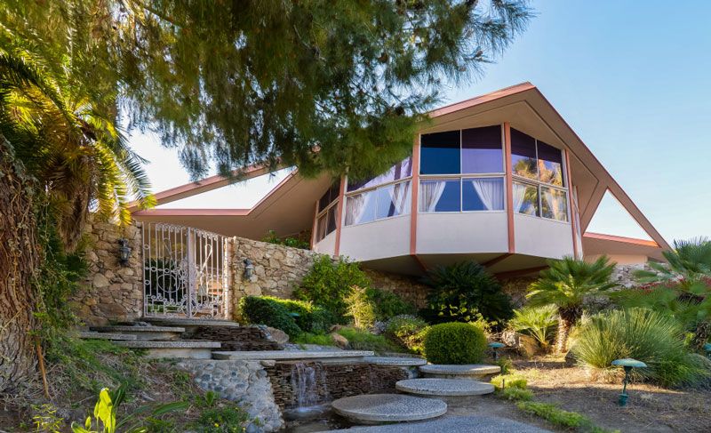 The House of Tomorrow / Elvis Honeymoon Hideaway