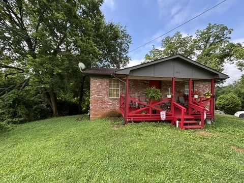 E Rhoten St, Jefferson City, TN 37760