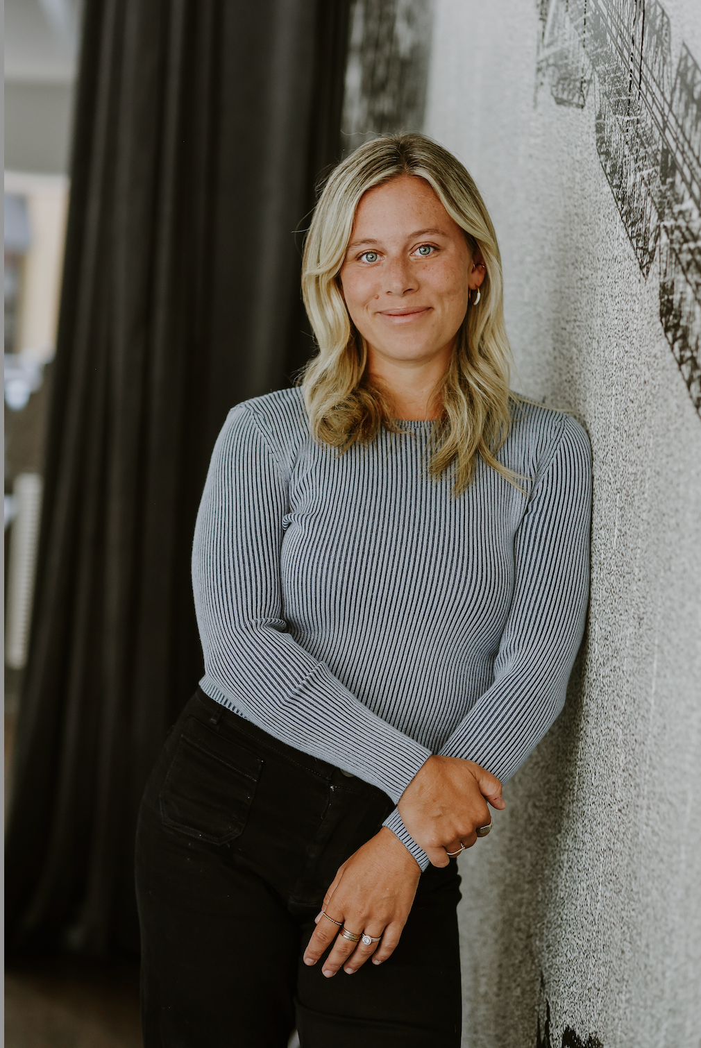 Romy Vann Headshot