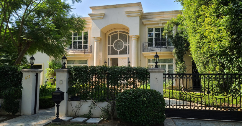 Beverly Hills:  611 North Roxbury Drive