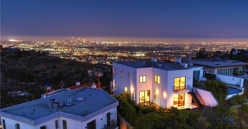 Los Angeles : 8184 Mannix Drive