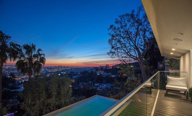 Hollywood Hills: 8796 Hollywood Blvd.