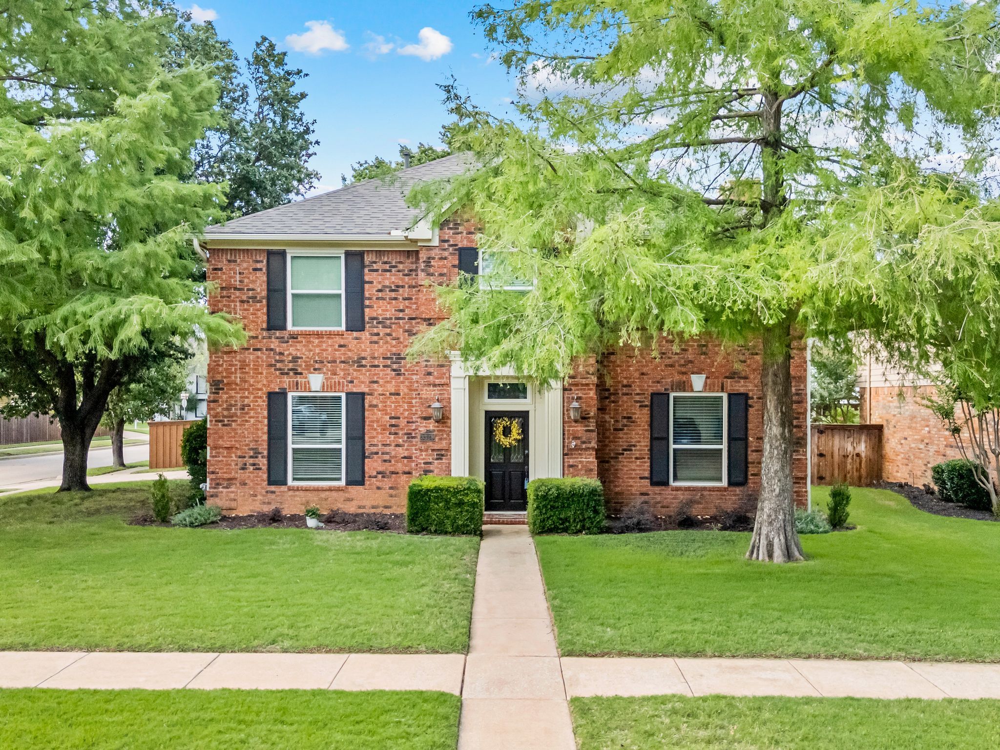 3328 Lauren Way exterior