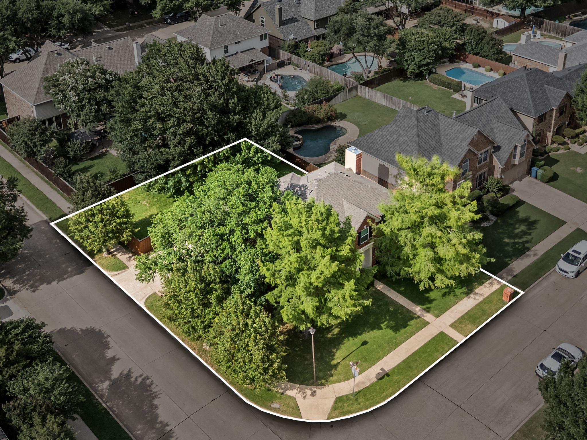 A corner lot in Glenwick Estates