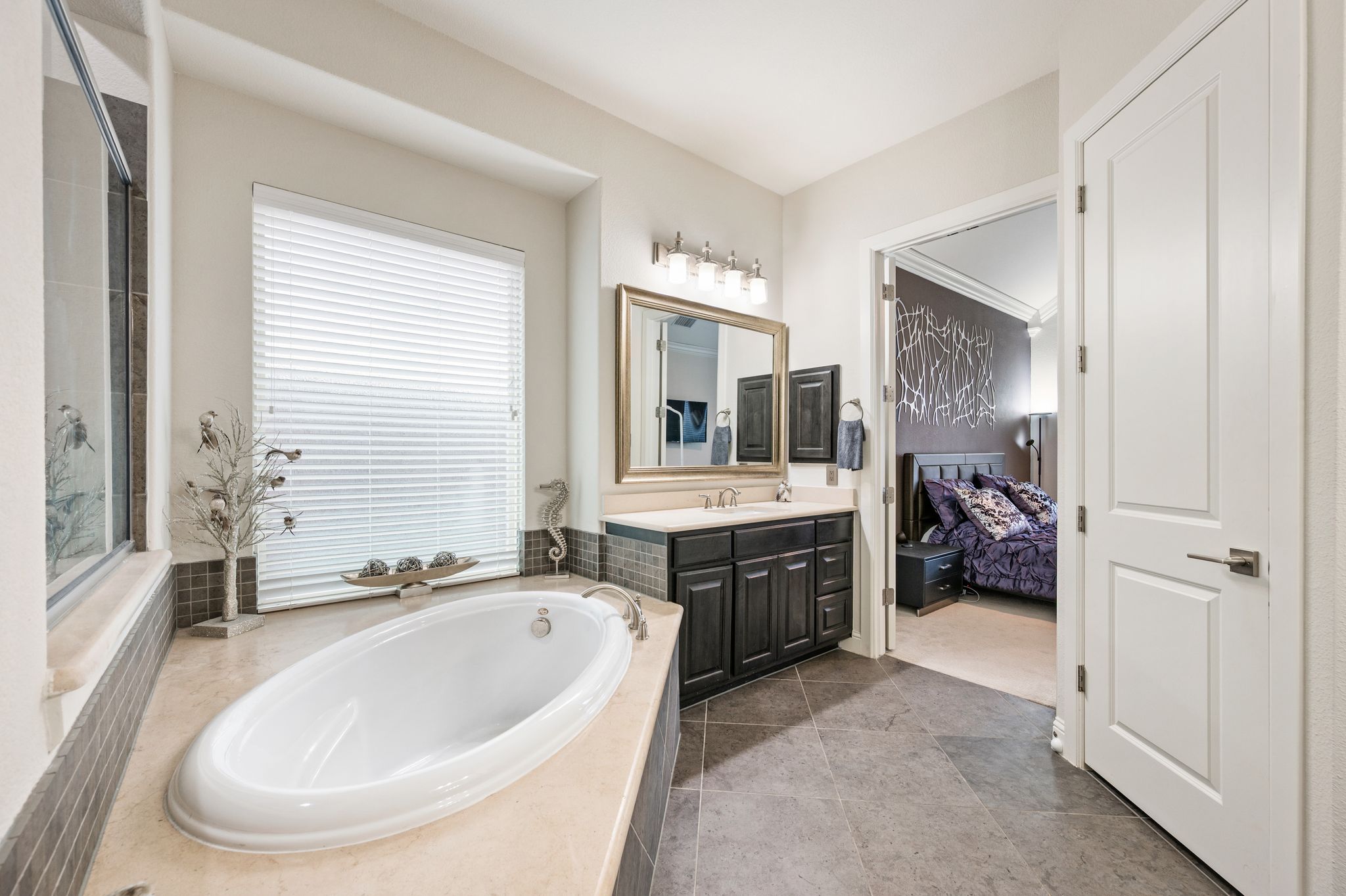 Bathrooms 4