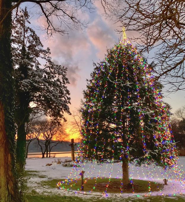 Cold Spring Harbor holiday lights