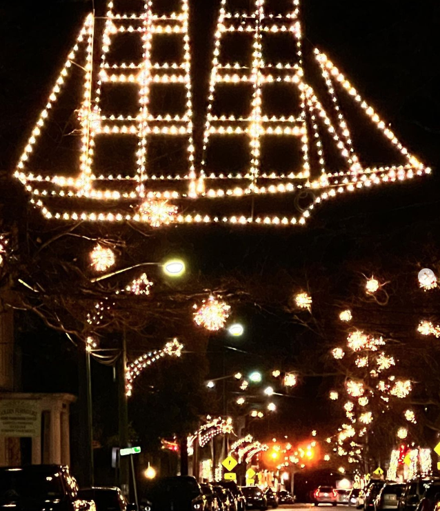 Greenport holiday decor