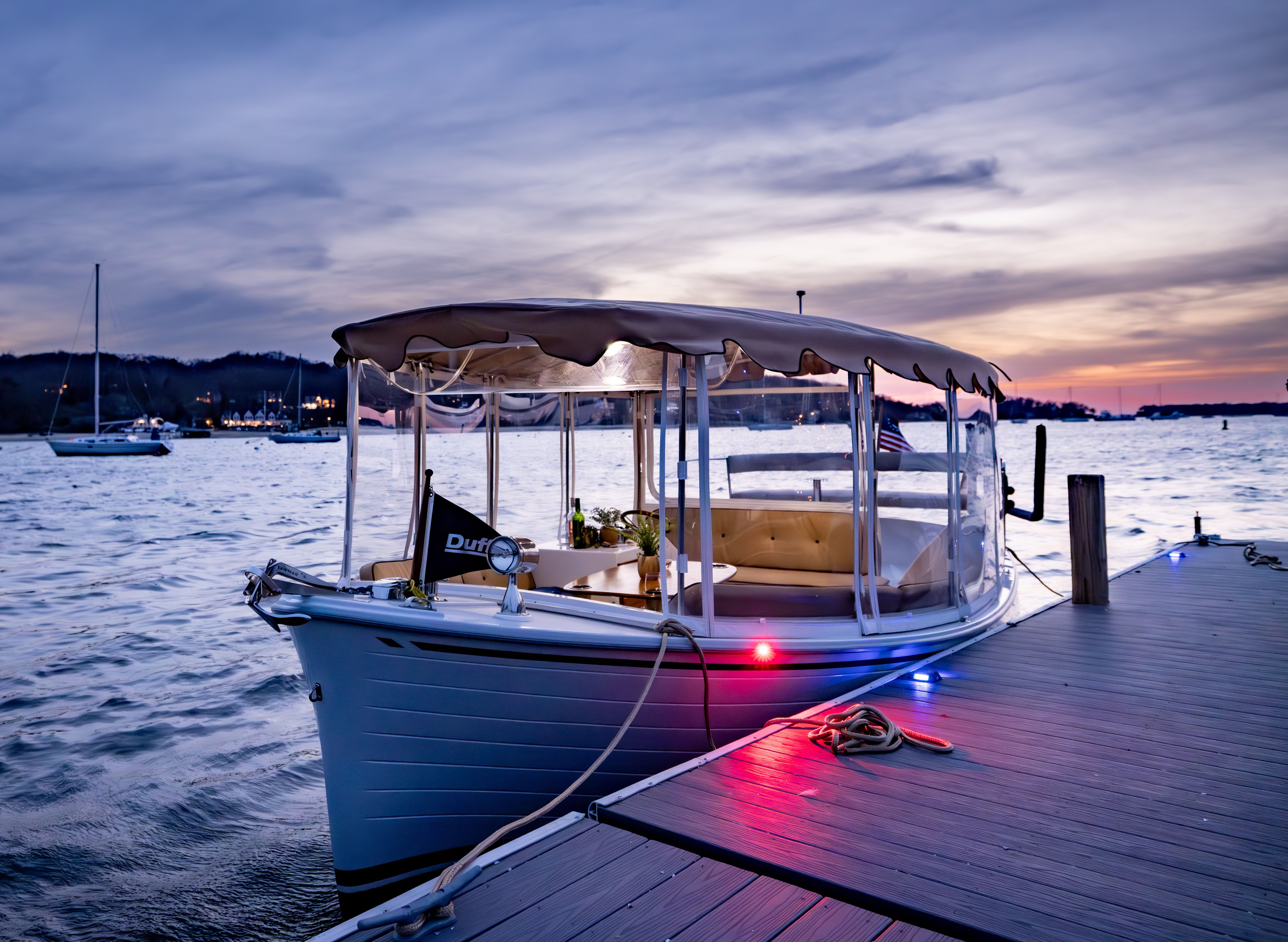 Onda Bella Cruises docked