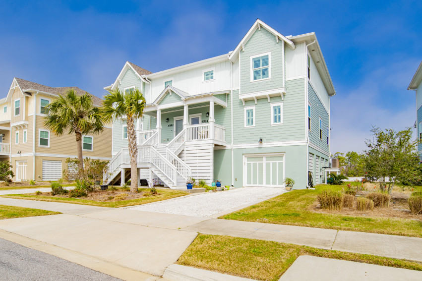 6584 Carlinga Dr. Pensacola, FL | The Daily Team 