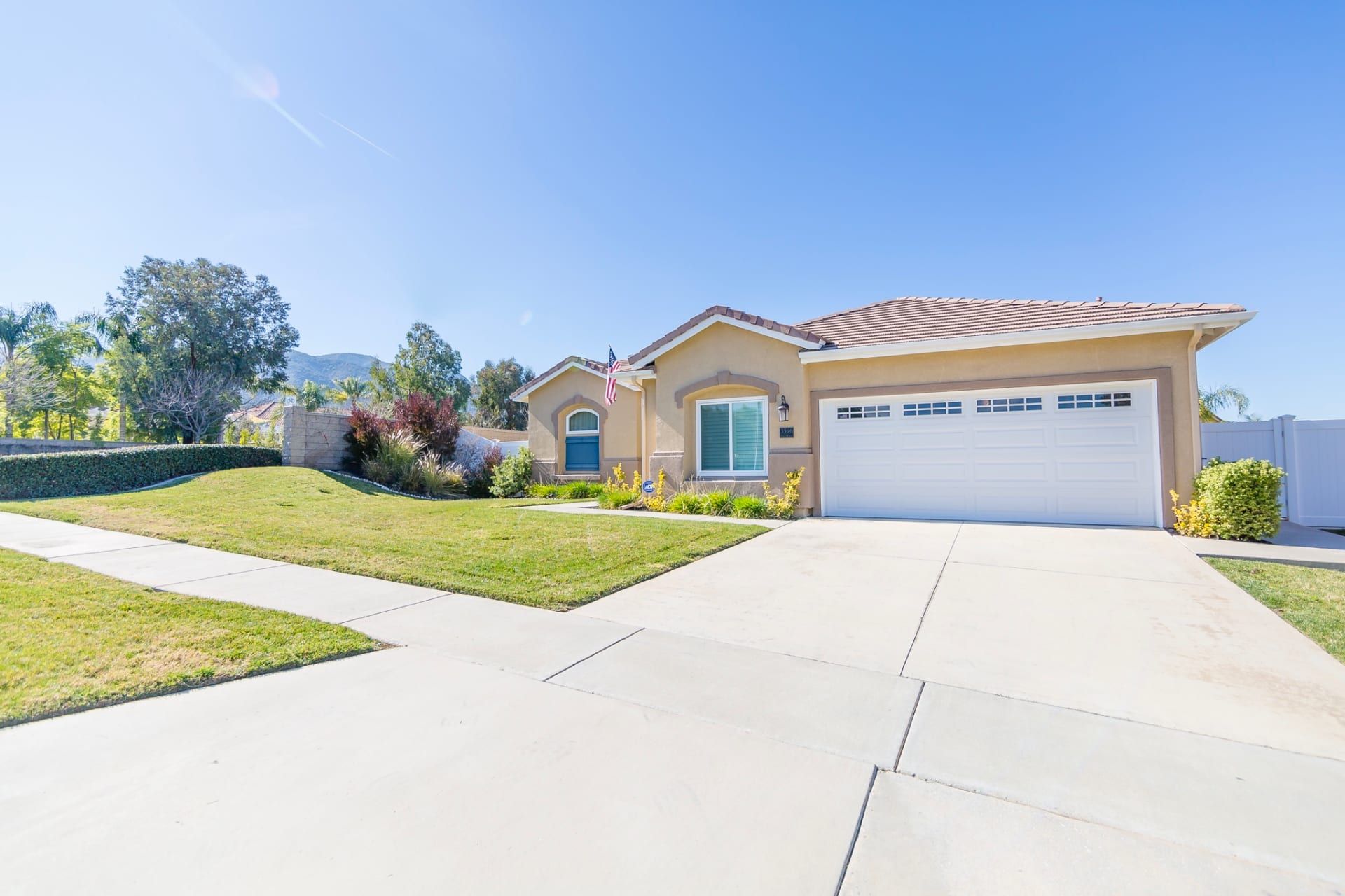 Model Perfect Single Story Home in Mountain Gate