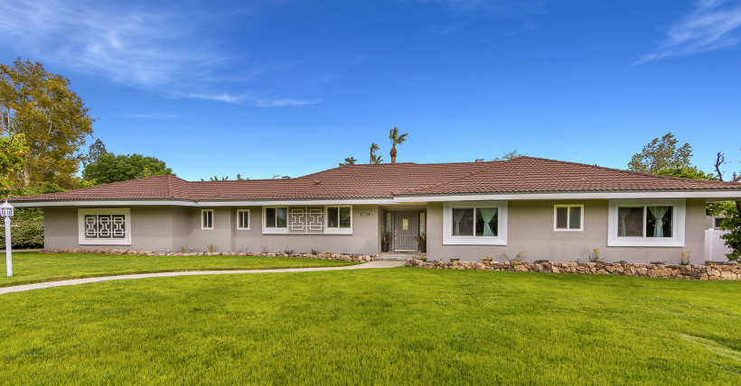 Stunning Single Story Ranch Style Home with over 3000 sqft!