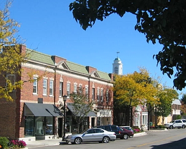 Five Ways to Get to Know Hinsdale, Illinois