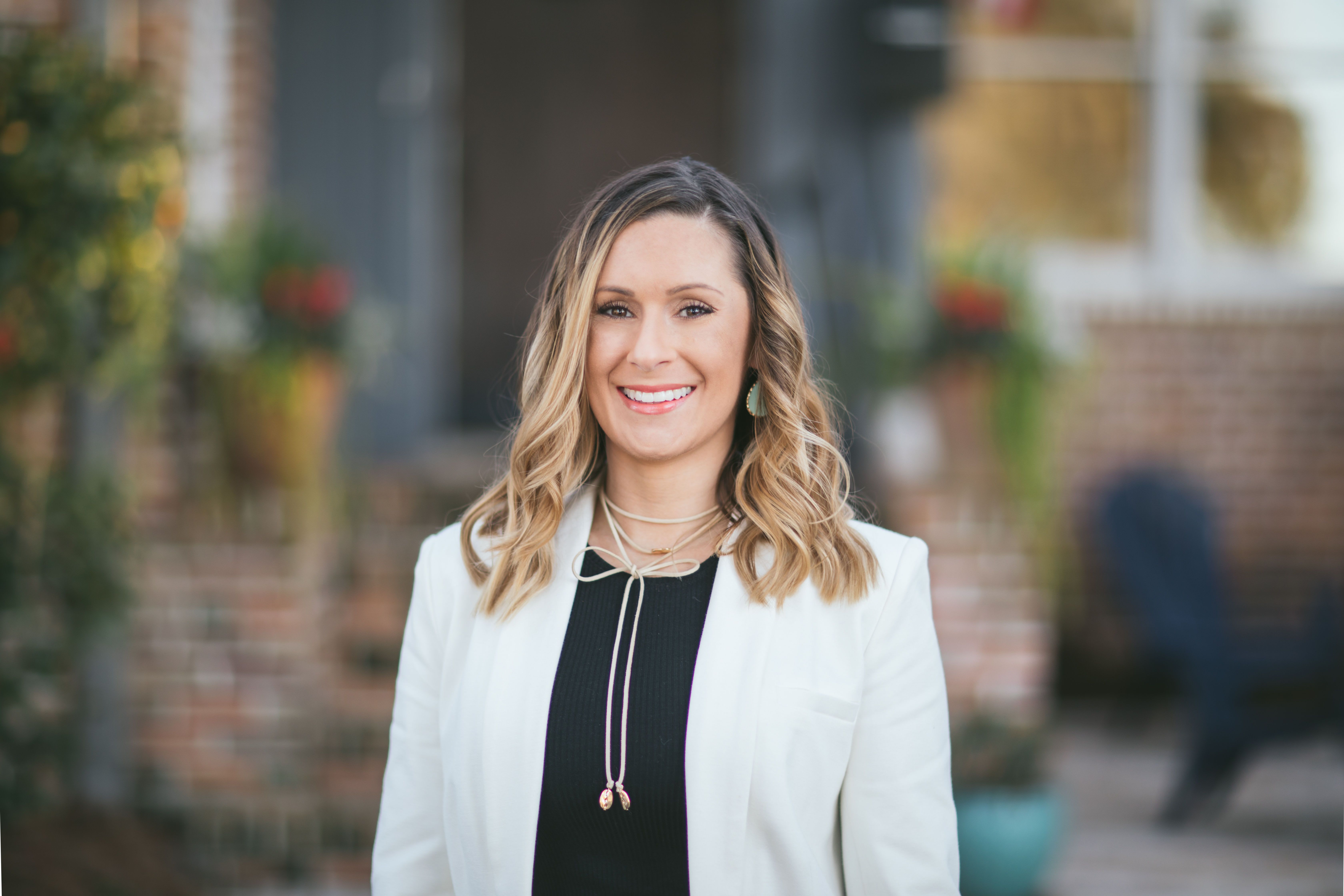 Jillian Mele'S Success Story: Engagement And Beyond - qe86q9w