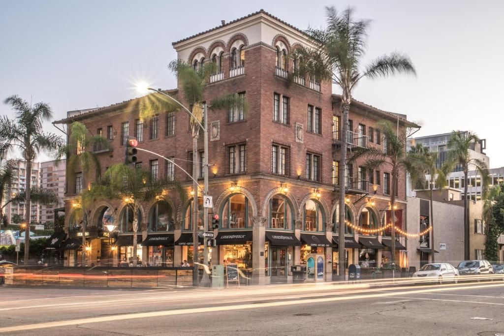 Long Beach Landmark: Broadlind Hotel