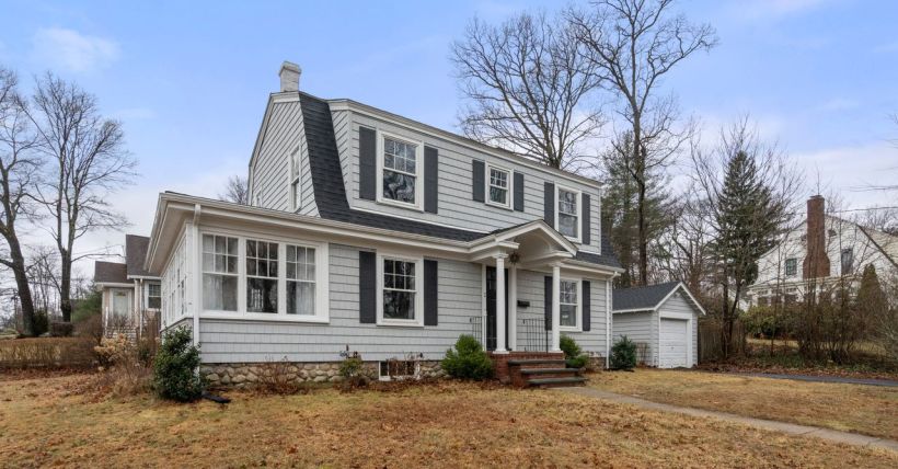 2 Lakewood Rd, Weymouth, MA 02190