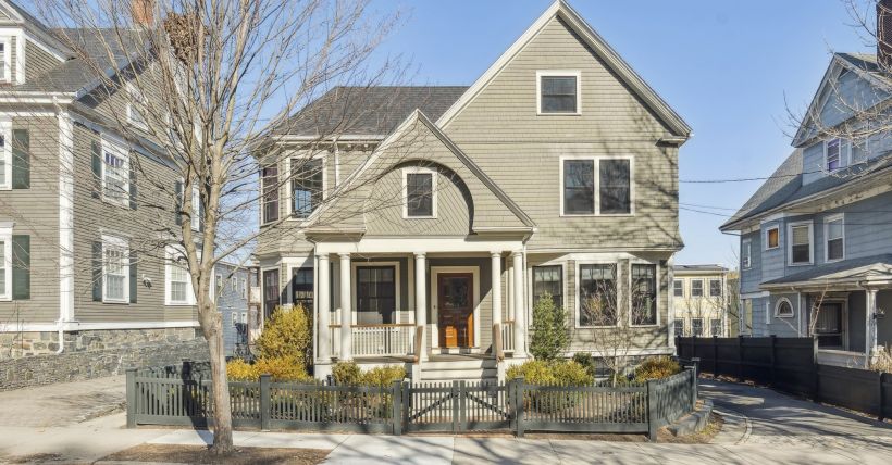 Cambridge inventory is rising, but pricing strength and selective buyer demand are reshaping leverage in Harvard and Porter Squares.