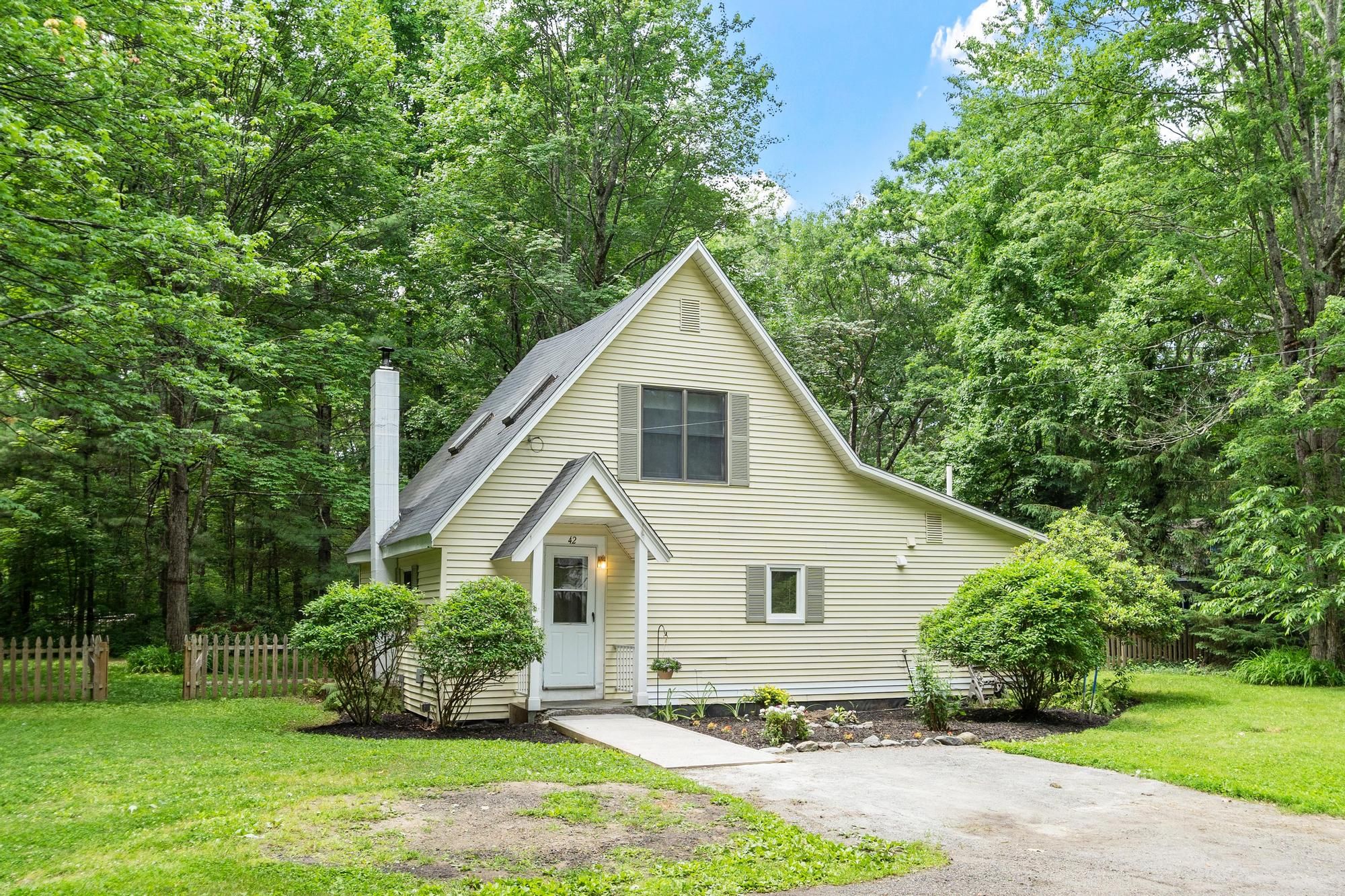 42 Fuller Ave, Lancaster, MA 01523