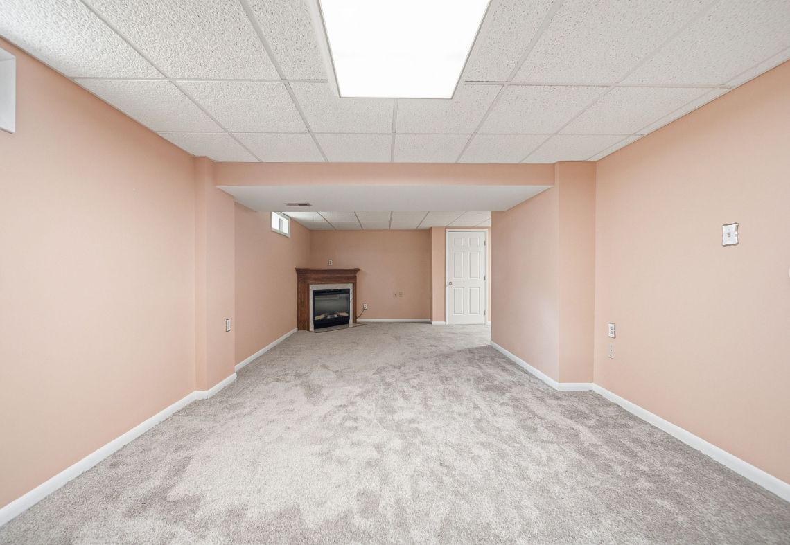 Basement recreation room