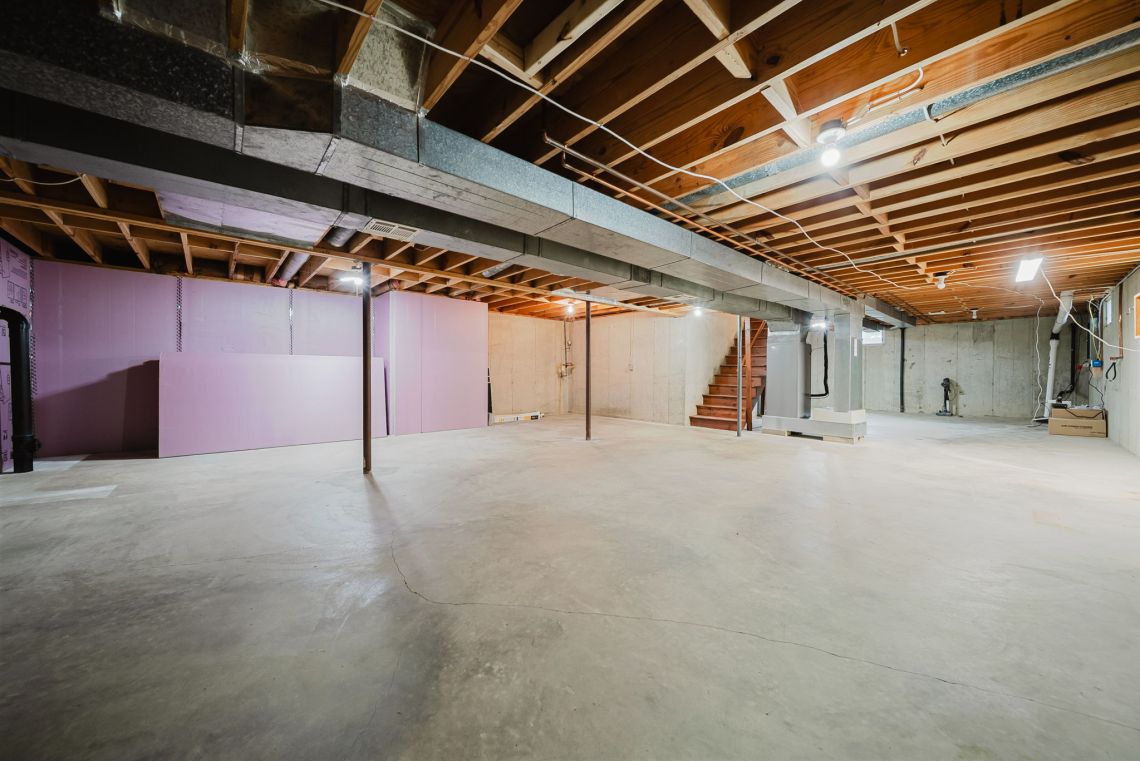 Full unfinished basement