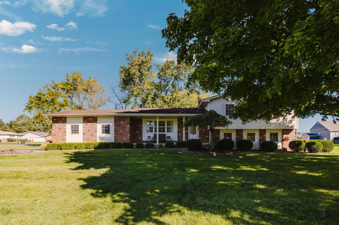 4040 Chancellor Dr, Grove City, OH 43123