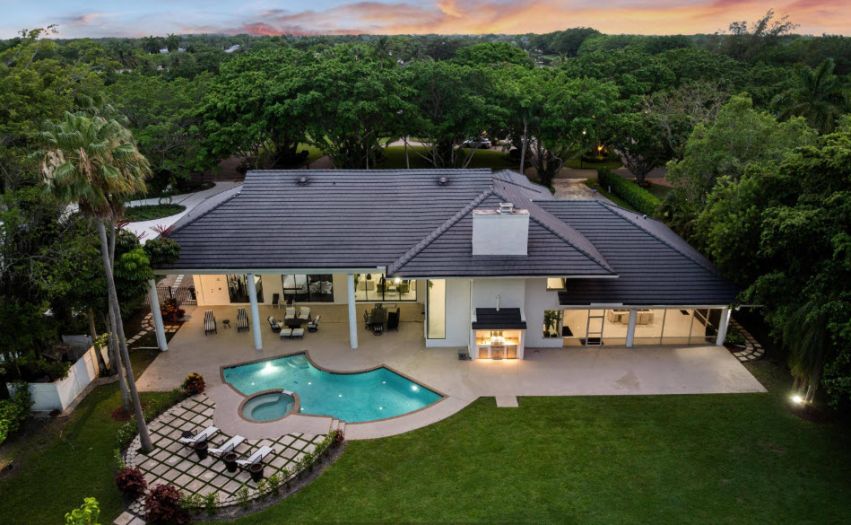 8076 Twin Lake Dr., Boca Raton