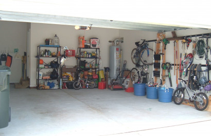 Simple Tips to Unclutter the Garage and Set the Stage for a Successful Sale 