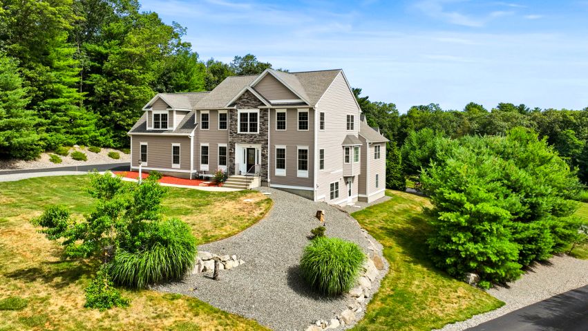 14 Longbrook Drive, Cumberland RI 02864