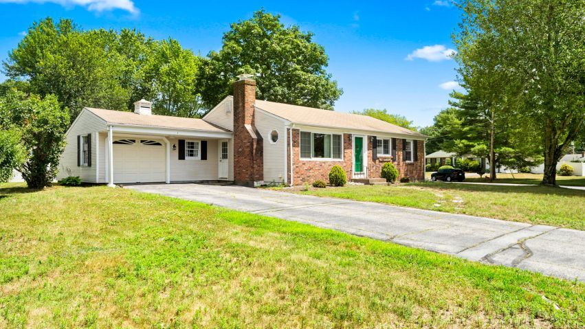 1 Woodhaven Drive, Cumberland, RI 02864