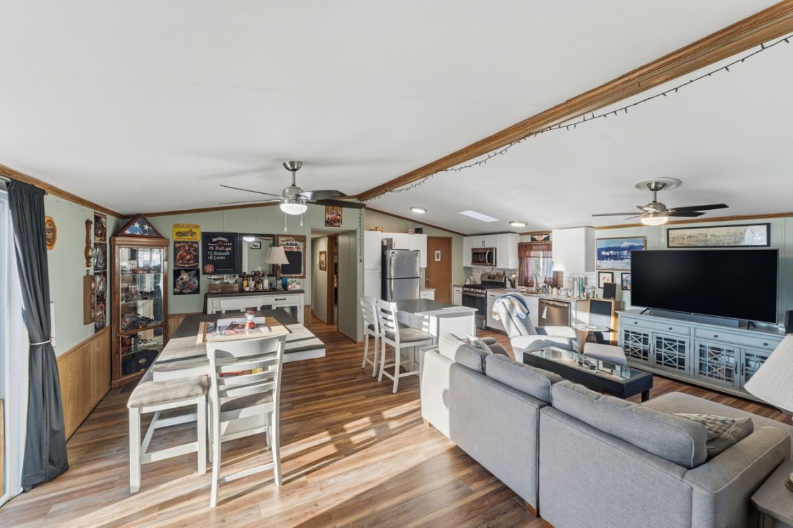 10 Lear Drive kitchen