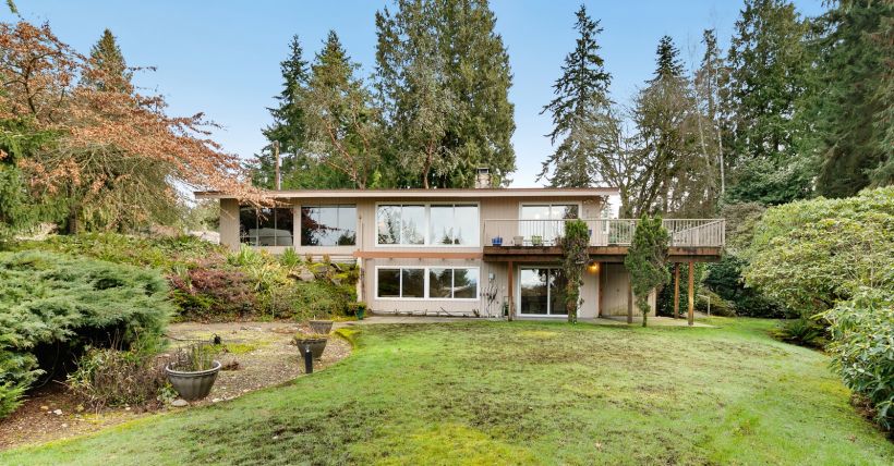 Come Home to Serenity in Meadowdale!