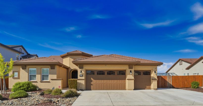 Luxurious 4 Bedroom Estate with Resort Pool in Manteca, CA