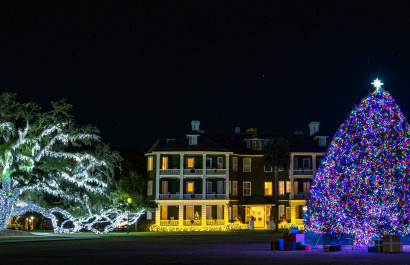 These 8 Small Georgia Towns Do Christmas Right