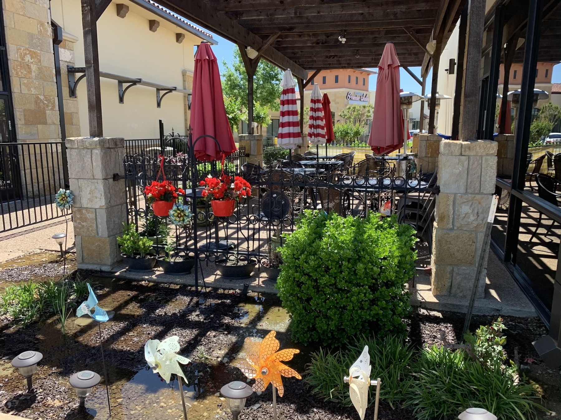 Foodie Friday Dog Friendly Patios In Flower Mound Cross Timbers Gazette Southern Denton County Flower Mound News