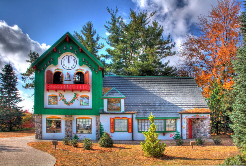 Midland's Santa House