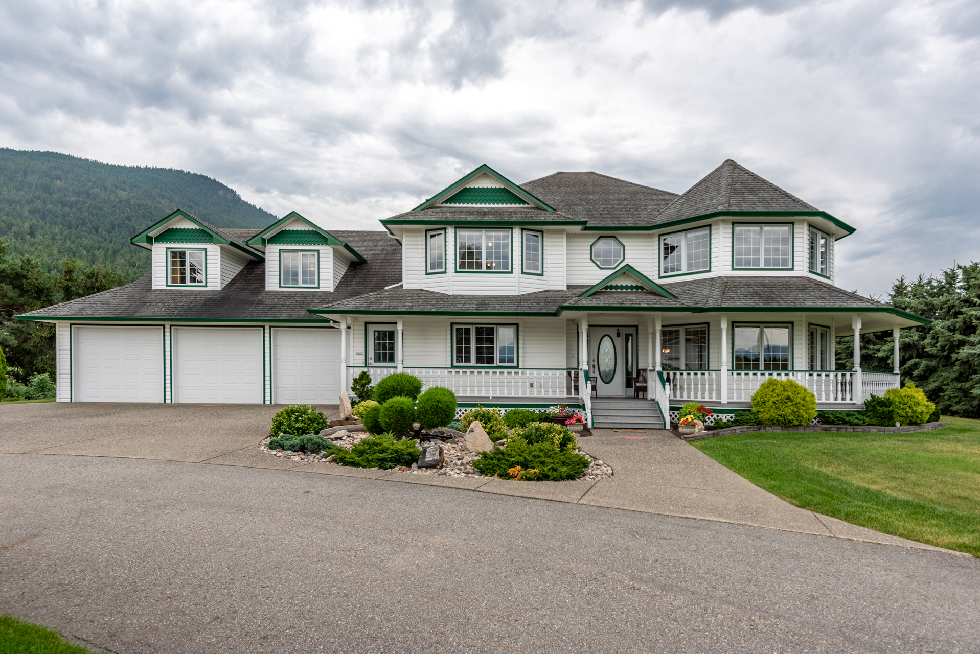 135 Pleasant Valley Cross Road Armstrong, BC Featured Listing 